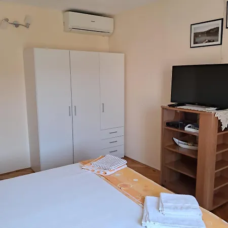 Kat Apartment *