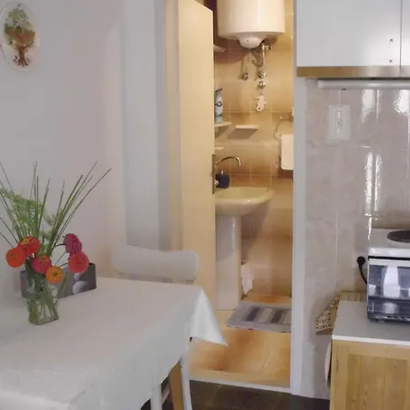 Kat Apartment Splitska